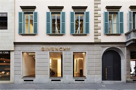 givenchy boutique milan|Via Sant'Andrea .